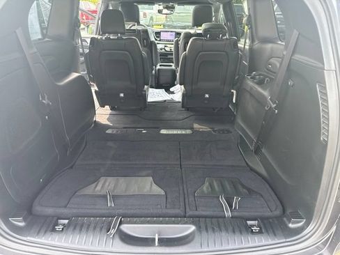 Used 2022 Chrysler Pacifica Touring-L w/ Uconnect Theater Family Group AWD/4WD image 58