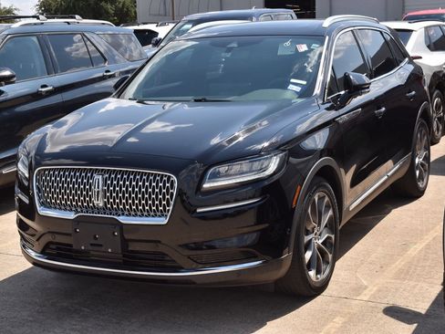 Used 2022 Lincoln Nautilus Reserve w/ Equipment Group 201A FWD image 2