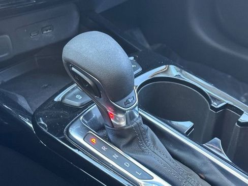 Used 2025 Chevrolet Trax ACTIV w/ Sunroof Package image 32