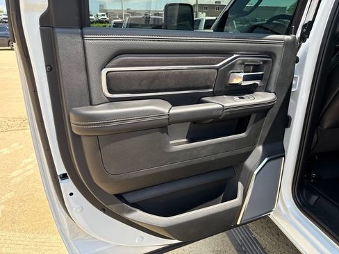 New 2026 RAM 2500 Laramie AWD/4WD image 24