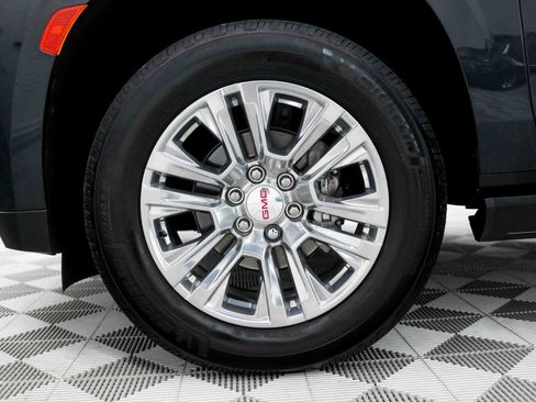 Used 2023 GMC Yukon XL Denali AWD/4WD image 35