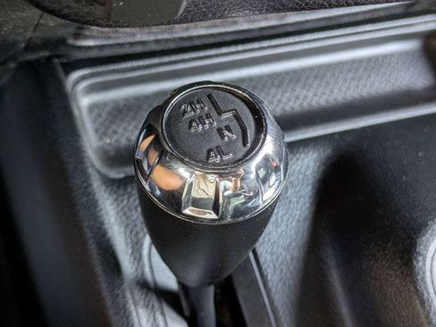 Used 2018 Jeep Wrangler Unlimited Sport AWD/4WD image 19