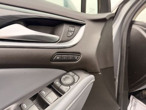 Used 2020 Buick Enclave Premium w/ Sun and Sites Package image 17