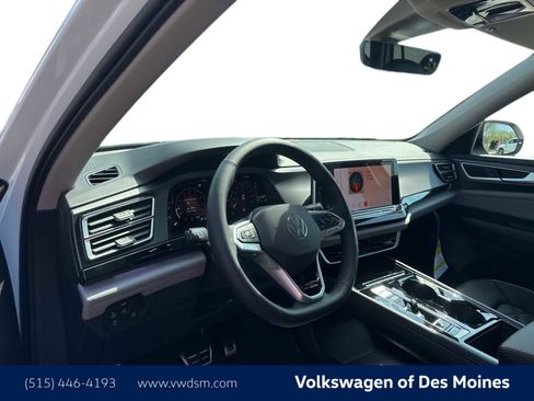 New 2026 Volkswagen Atlas Peak Edition AWD/4WD image 2