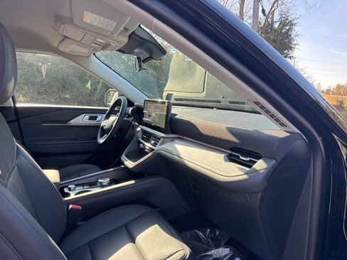 New 2026 Ford Explorer Active w/ Active Comfort Package image 28