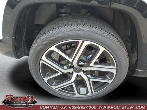 Used 2025 Jeep Compass Limited w/ Elite Group AWD/4WD image 17