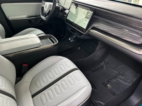 Used 2022 Rivian R1T Launch Edition image 16