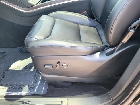 Used 2024 Tesla Model X AWD/4WD image 24