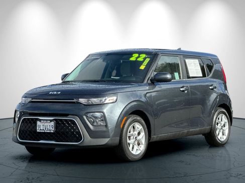 Certified 2022 Kia Soul LX w/ Technology Package image 8