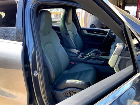 Used 2024 Porsche Cayenne S image 8