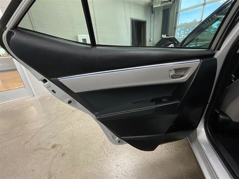 Used 2014 Toyota Corolla LE FWD image 19