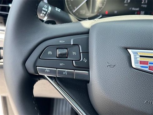 Used 2025 Cadillac XT6 Luxury image 7