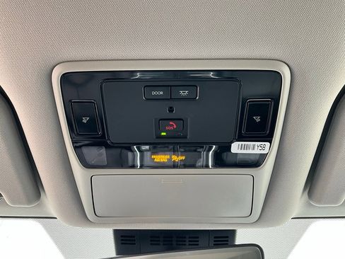 Used 2025 Toyota Grand Highlander FWD image 18