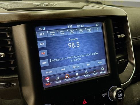 Used 2021 RAM 1500 Laramie AWD/4WD image 21