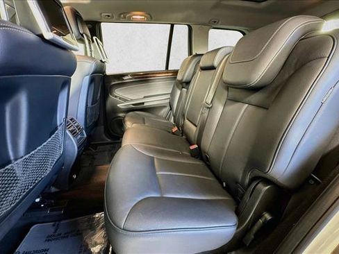 Used 2012 Mercedes-Benz GL 450 4MATIC image 23