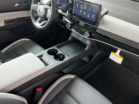 New 2025 Honda Prologue Touring image 18