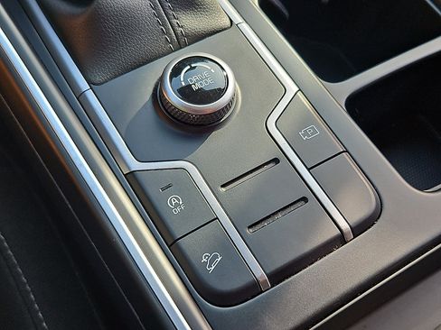 Used 2023 Kia Sorento LX FWD image 22