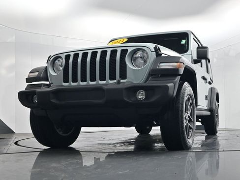 Used 2024 Jeep Wrangler Sport S image 50