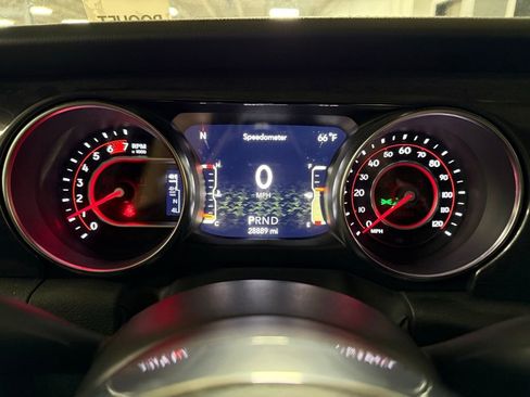 Used 2022 Jeep Wrangler Unlimited Rubicon w/ Trailer Tow Package AWD/4WD image 10