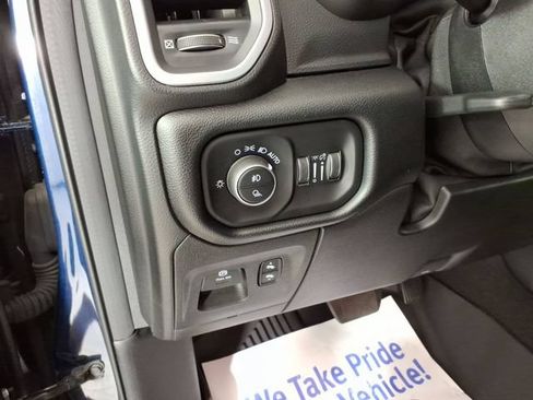 Used 2019 RAM 1500 Big Horn AWD/4WD image 16