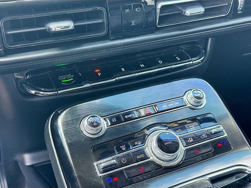 Used 2021 Lincoln Nautilus FWD w/ Equipment Group 101A image 18