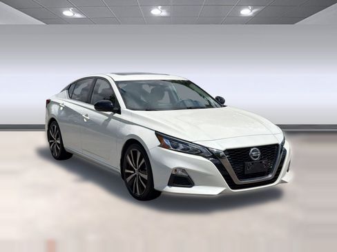 Used 2020 Nissan Altima 2.5 SR w/ Premium Package FWD image 7