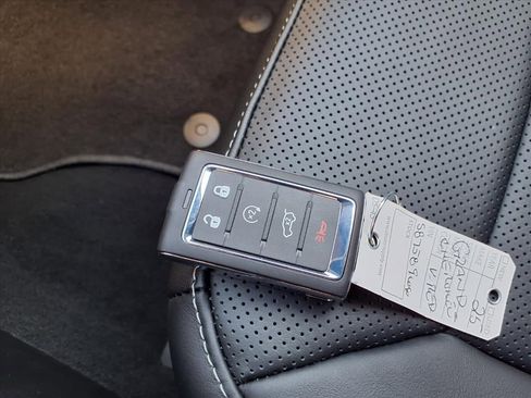 New 2025 Jeep Grand Cherokee Overland image 10