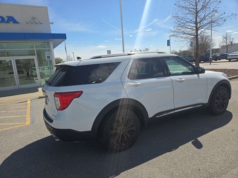 Used 2023 Ford Explorer Limited image 14