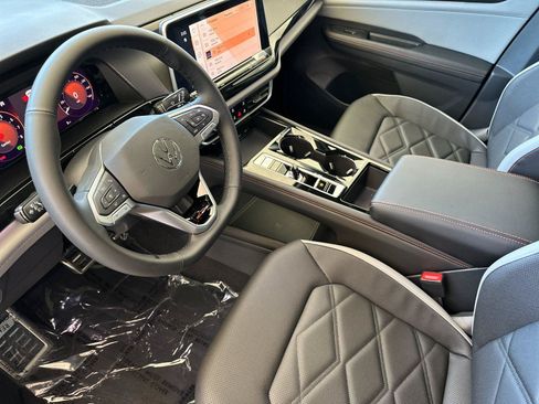 New 2026 Volkswagen Atlas Peak Edition AWD/4WD image 9