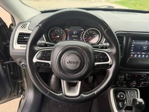 Used 2019 Jeep Compass Latitude w/ Popular Equipment Group AWD/4WD image 16