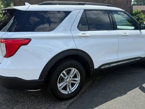 Used 2020 Ford Explorer XLT AWD/4WD image 10