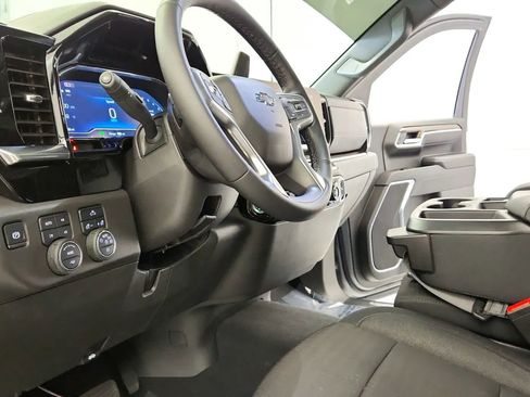 Used 2025 Chevrolet Silverado 1500 LT Trail Boss image 14