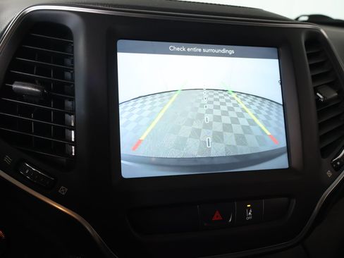 Used 2022 Jeep Cherokee Latitude Lux AWD/4WD image 6