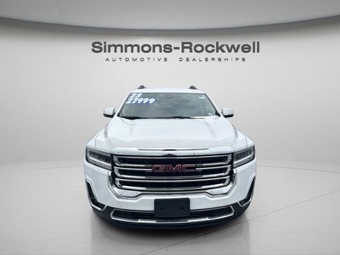 Used 2023 GMC Acadia SLT image 1
