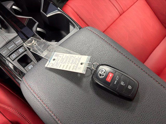 Used 2025 Toyota Camry XSE AWD/4WD image 29