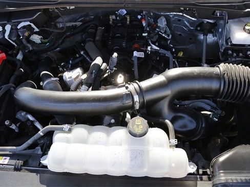 Used 2024 Ford Expedition Limited image 30