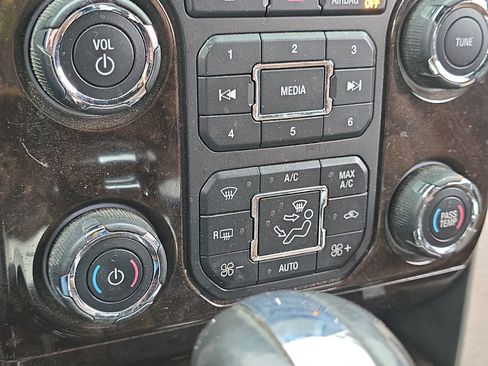 Used 2013 Ford F150 Platinum image 18