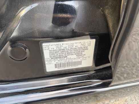 Used 2025 Nissan Versa SV image 24