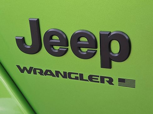 New 2026 Jeep Wrangler Unlimited Rubicon w/ Whitecap Package AWD/4WD image 9