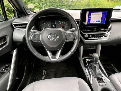 Used 2023 Toyota Corolla Cross AWD Hybrid w/ Moonroof Package image 17