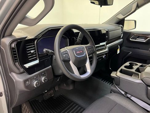 New 2026 GMC Sierra 1500 SLE image 15