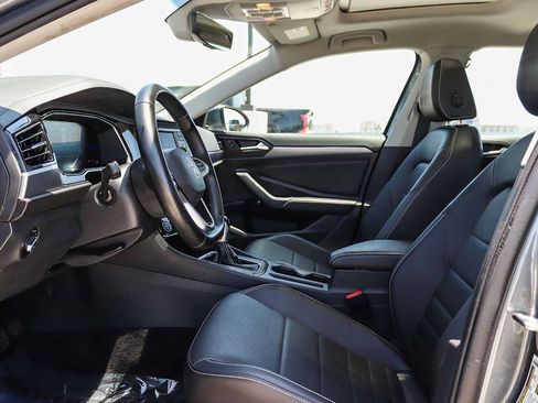 Used 2023 Volkswagen Jetta SE w/ Panoramic Sunroof Package FWD image 17