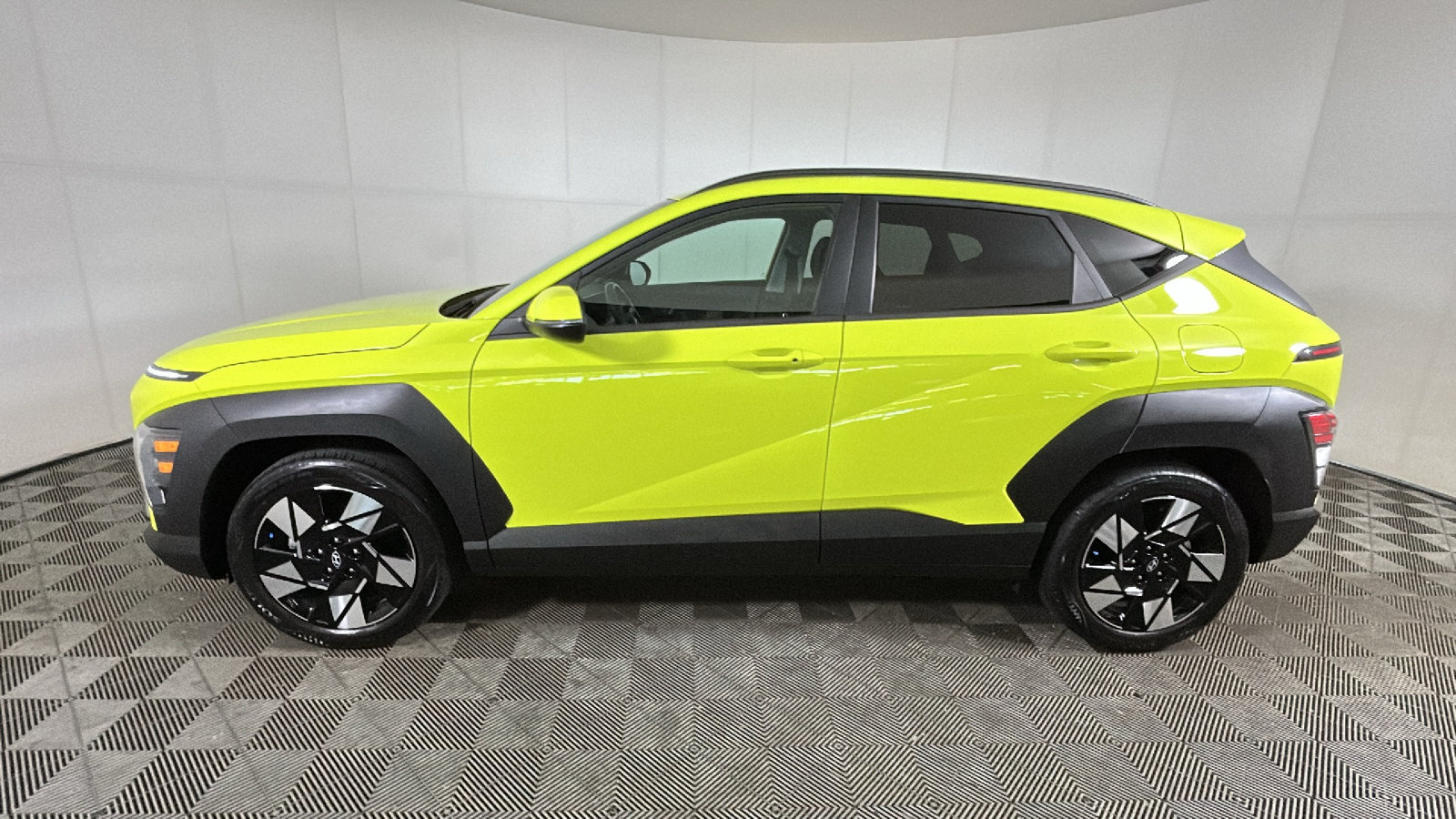Used 2024 Hyundai Kona SEL FWD image 7