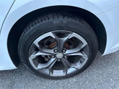 Used 2021 Chevrolet Malibu LT image 16