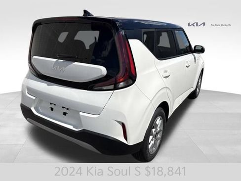 Certified 2024 Kia Soul S FWD image 8
