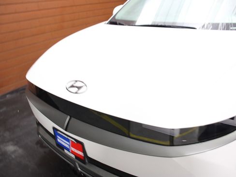 Used 2024 Hyundai Ioniq 5 SEL image 3