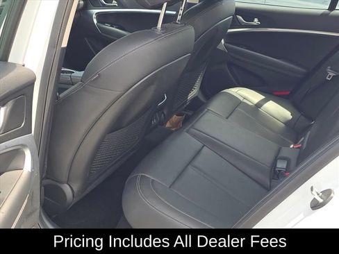 Used 2025 Genesis G70 2.5T RWD image 6