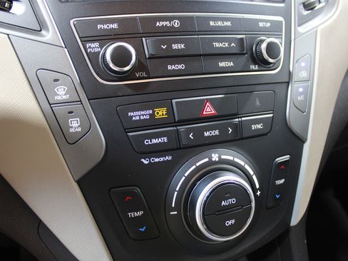 Used 2018 Hyundai Santa Fe Sport w/ 2.4L Value Package 02 FWD image 14
