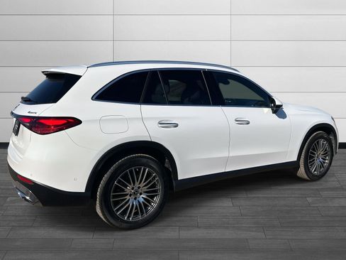 Used 2026 Mercedes-Benz GLC 300 4MATIC image 3