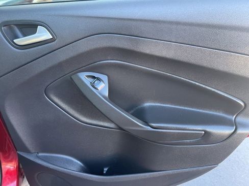 Used 2014 Ford Escape SE image 29